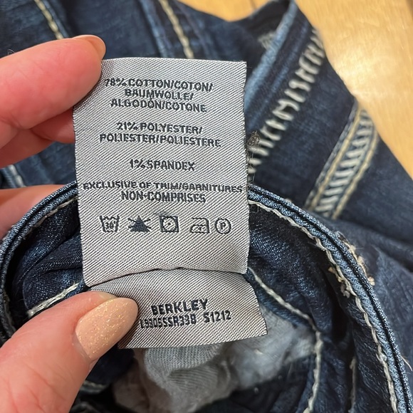 SILVER JEANS Berkley low-rise straight leg. Size: W29xL34. EUC. - Picture 8 of 10